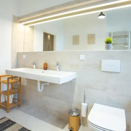 Fullhouse - Halle - B2 - Daylight Bathroom - Nespresso Halle (Saale)